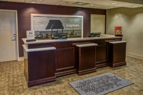 Hampton Inn Rochester - Irondequoit - image 3