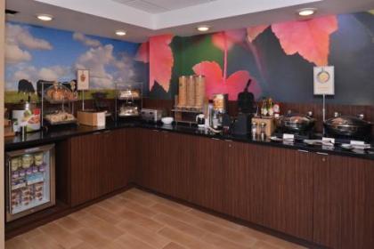 Fairfield Inn Rochester Airport - image 3