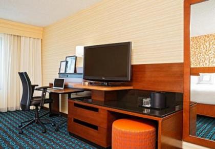 Fairfield Inn and Suites by Marriott Rochester West/Greece - image 2