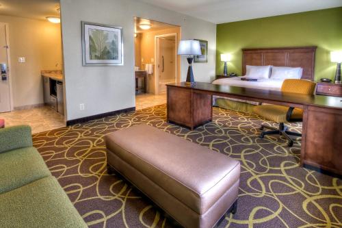 Hampton Inn & Suites Rochester/Henrietta - image 2