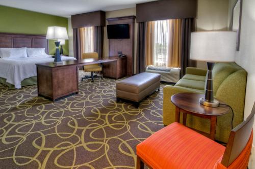 Hampton Inn & Suites Rochester/Henrietta - image 3