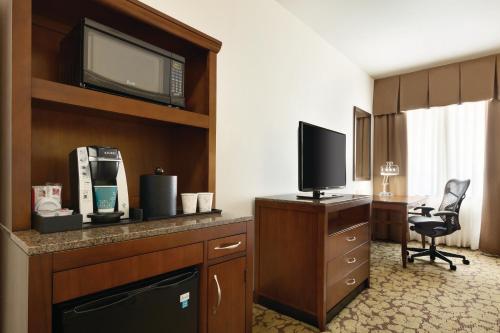 Hilton Garden Inn Rochester Downtown - image 3