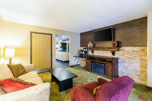 Quality Inn & Suites Mayo Clinic Area - image 4