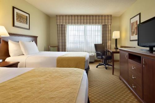 Country Inn & Suites By Carlson - Rochester - image 2