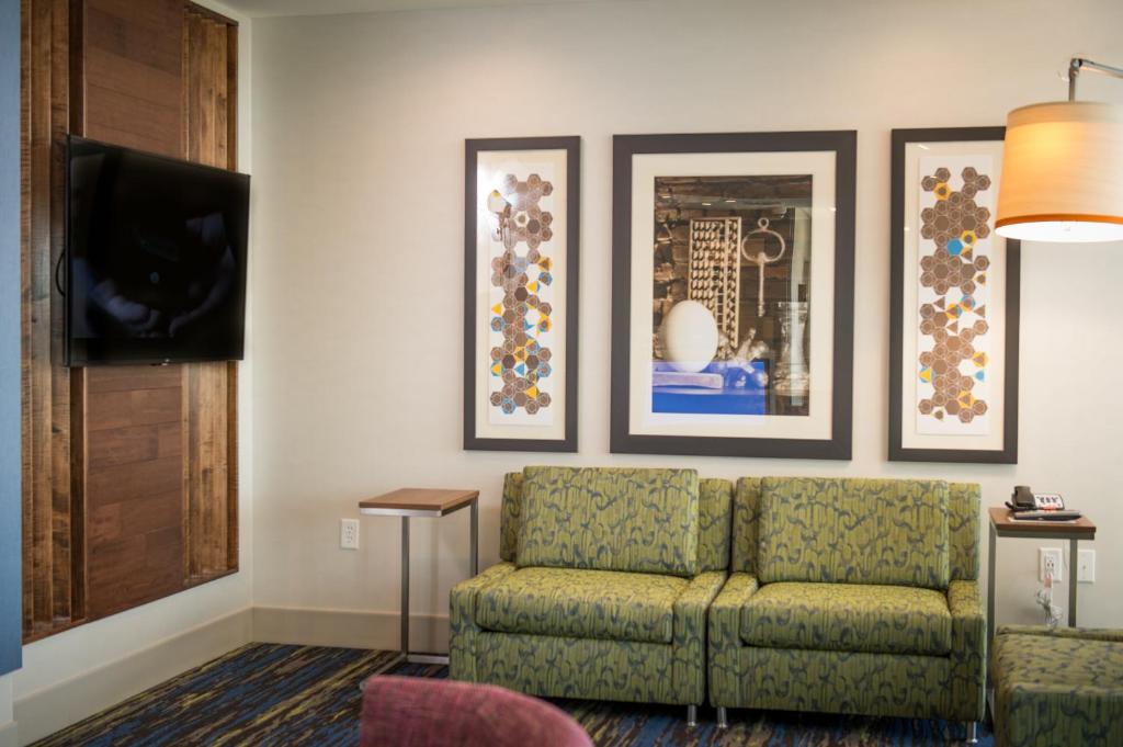 Holiday Inn Express & Suites Rock Falls an IHG Hotel - image 4