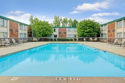 Ramada by Wyndham Rock Hill - image 13