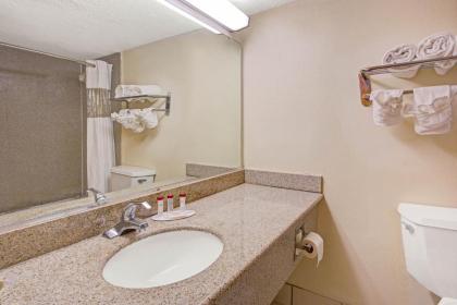 Ramada by Wyndham Rock Hill - image 5