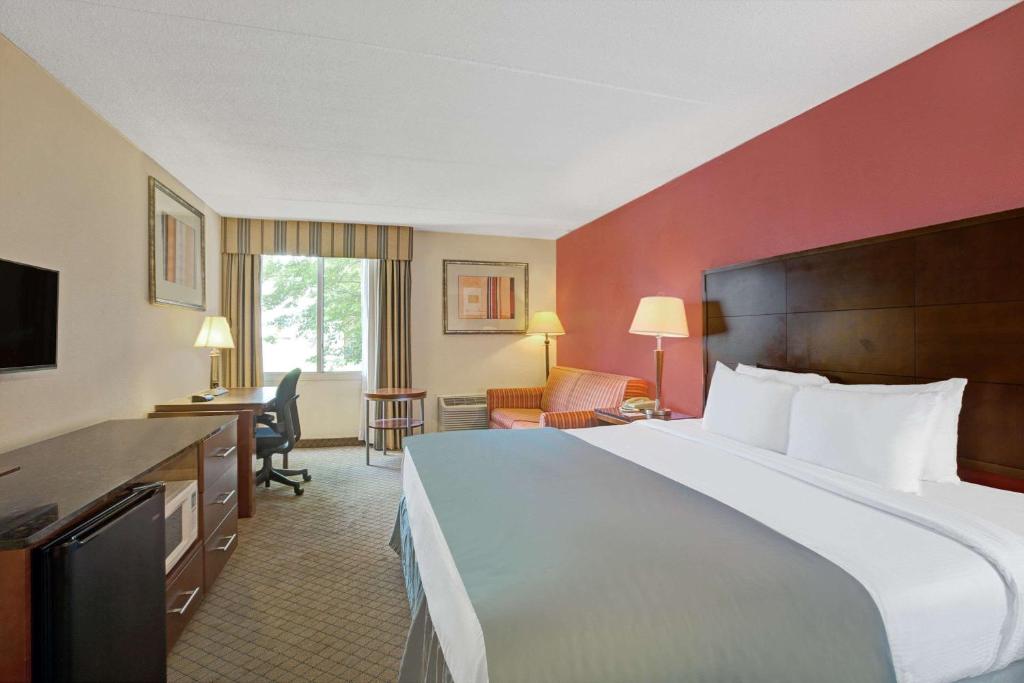 Ramada by Wyndham Rock Hill - image 7