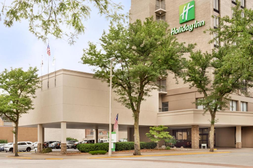 Holiday Inn Rock Island-Quad Cities an IHG Hotel - main image