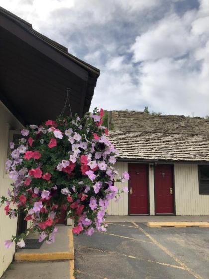 Country West Motel of Rock Springs - image 12