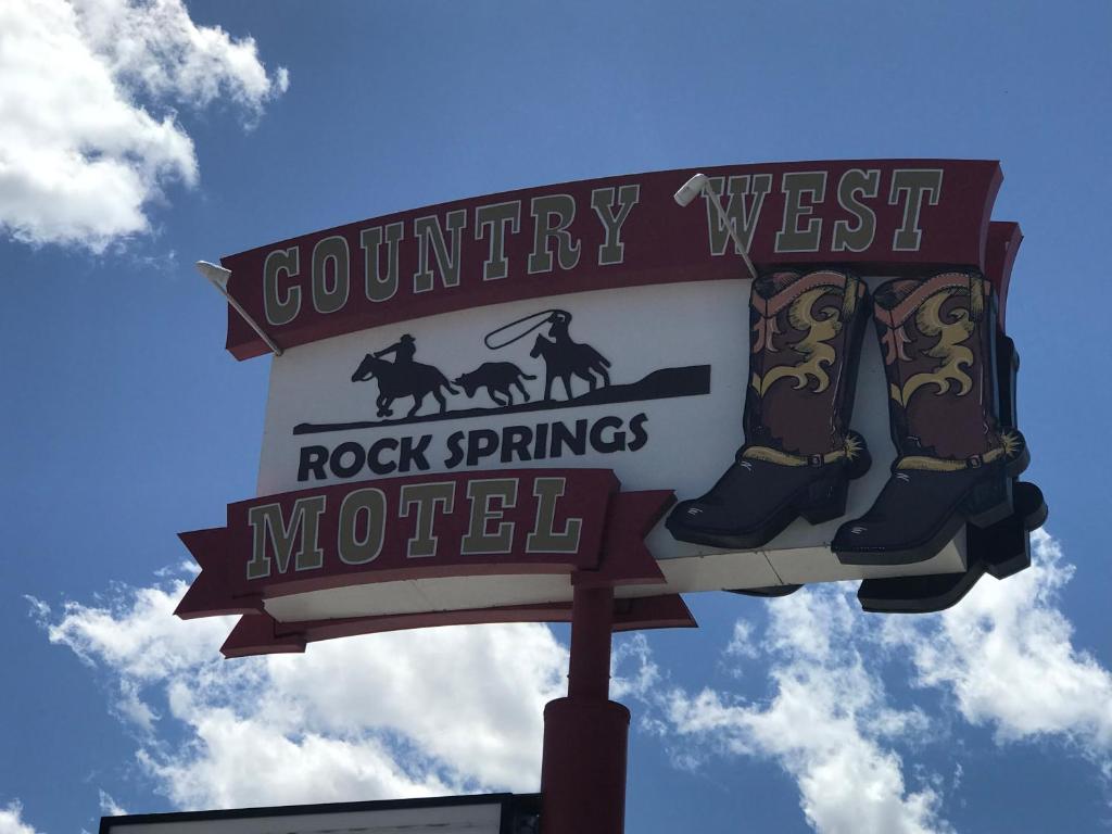 Country West Motel of Rock Springs - image 7