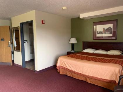 Heartland Hotel & Suites - image 14