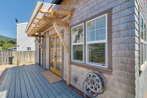 Rockaway Beach Bungalow - main image