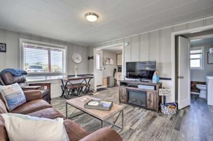 Oceanfront Rockaway Beach Condo Pet-Friendly