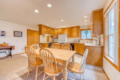 Rockaway Beach Comfy Retreat - image 9