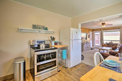 Oceanview Rockaway Beach Condo with Deck and Gas Grill - image 12