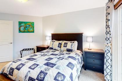 Home Away At Rockaway - image 16