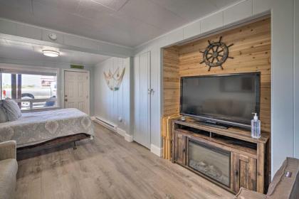 Pet-Friendly Coastal Escape with Beach Access! - image 4