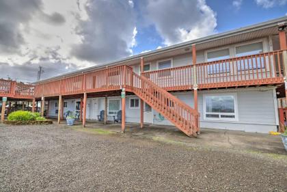 Rockaway Beach Escape with View Steps to Sand! - image 18