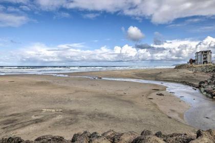 Rockaway Beach Escape with View Steps to Sand! - image 4