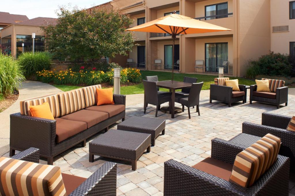 Courtyard by Marriott Rockford - main image