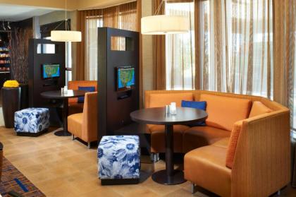 Courtyard by Marriott Rockford - image 12