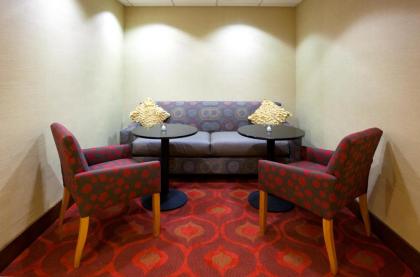 Hampton Inn Rockford - image 11