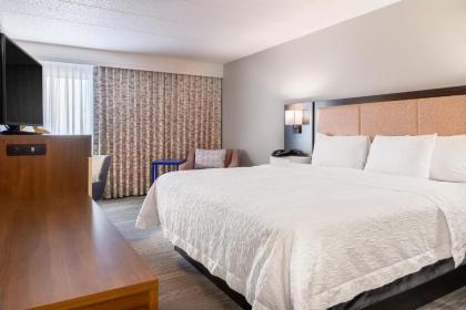 Hampton Inn Rockford - image 15