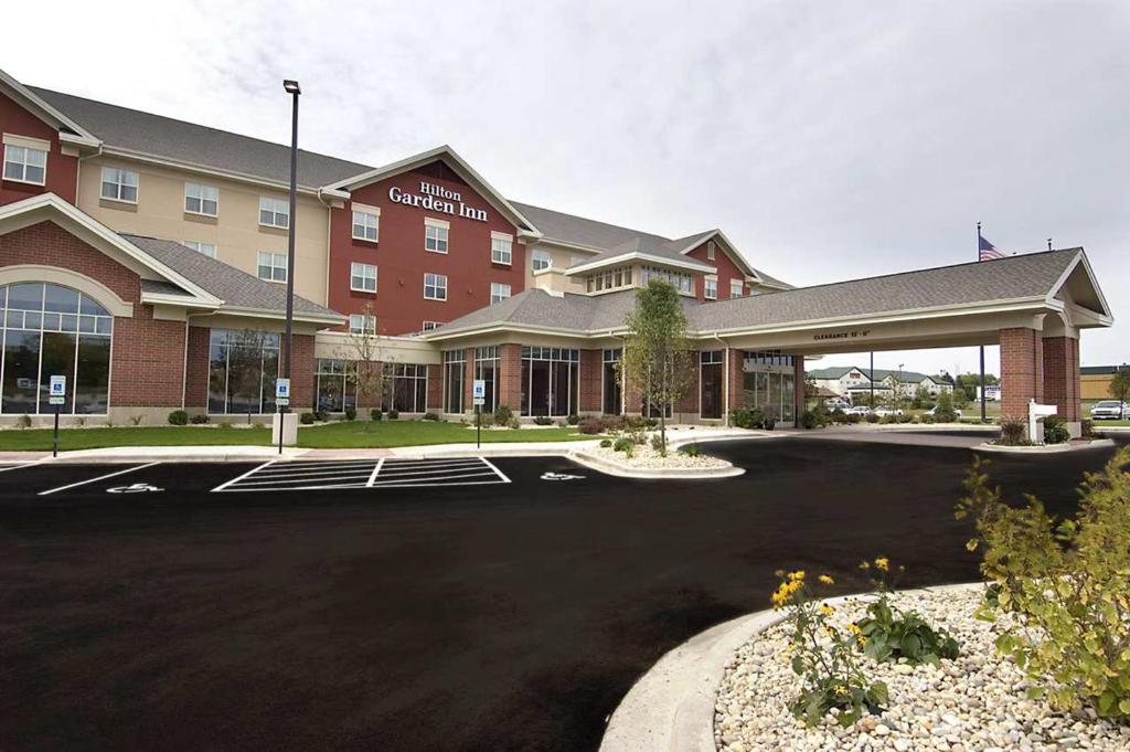 Hilton Garden Inn Rockford - main image