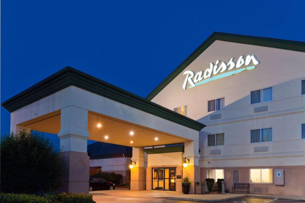 Radisson Hotel & Conference Center Rockford - main image