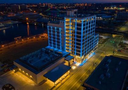 Embassy Suites By Hilton Rockford Riverfront - image 6