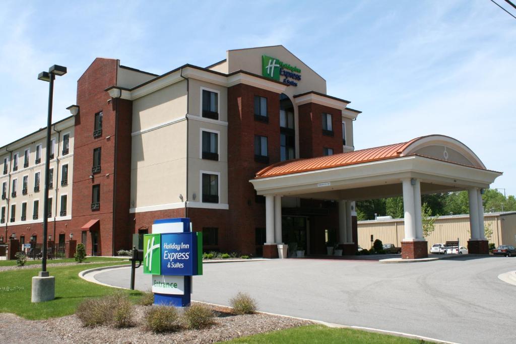 Holiday Inn Express Hotels & Suites Rockingham West an IHG Hotel - main image