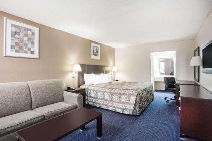 Days Inn by Wyndham Rockingham - image 15