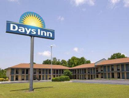 Days Inn by Wyndham Rockingham - image 2