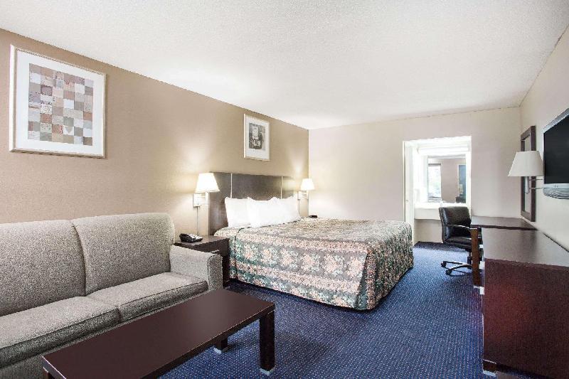 Days Inn by Wyndham Rockingham - image 6