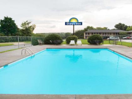 Days Inn by Wyndham Rockingham - image 9