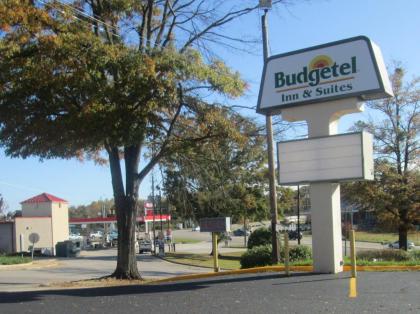 Budgetel Inn  Suites Rockingham