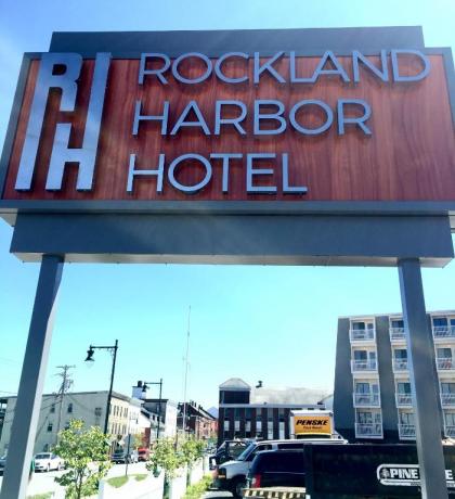 Rockland Harbor Hotel - image 15