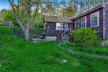 Rustic Rockport Cottage - image 11