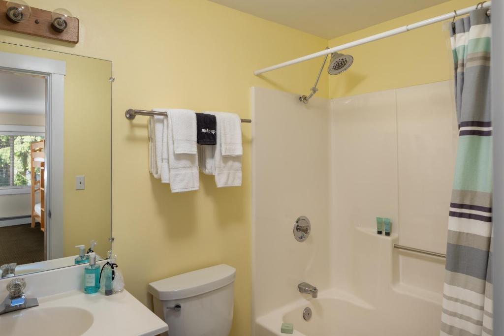 Glen Cove Inn & Suites Rockport - image 2