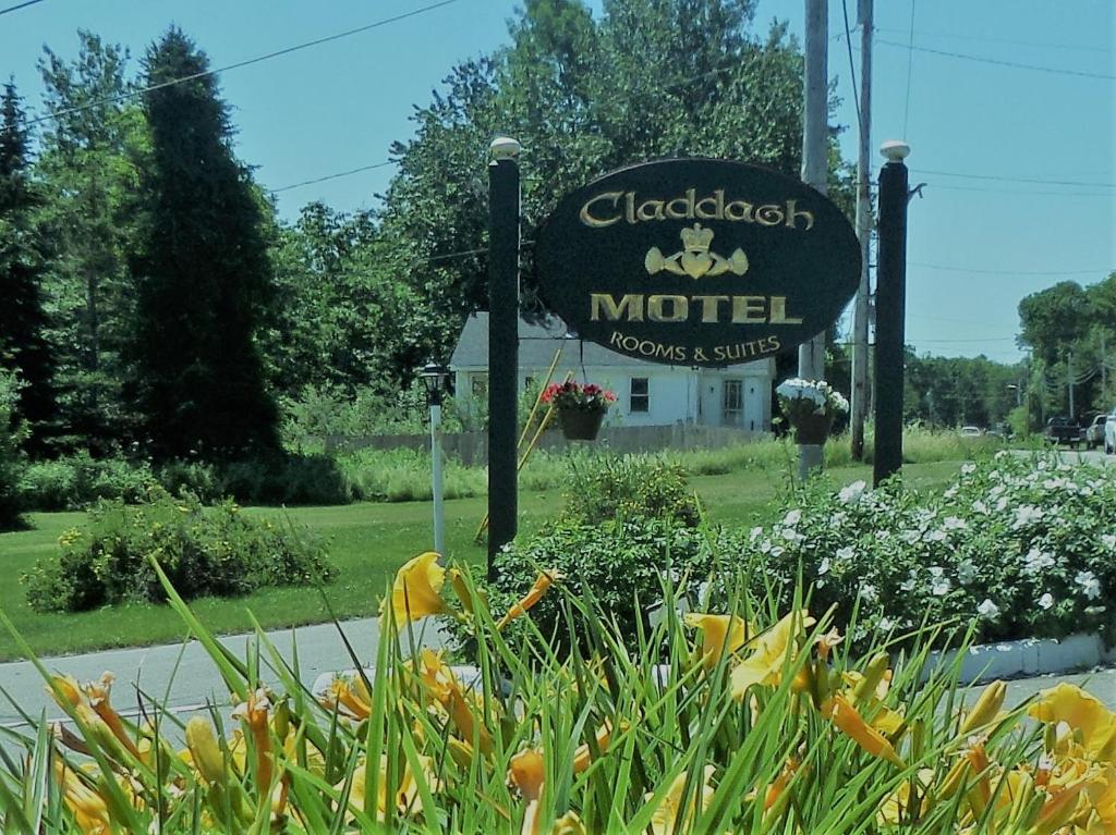 Claddagh Motel & Suites - image 7