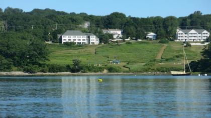 Strawberry Hill Seaside Inn - image 3