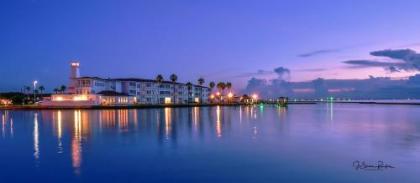 Lighthouse Inn at Aransas Bay - image 3