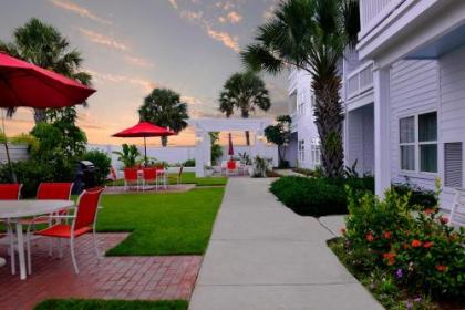 Lighthouse Inn at Aransas Bay - image 5