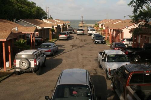 Bayfront Cottages - image 4