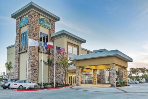 La Quinta by Wyndham Rockport - Fulton - main image