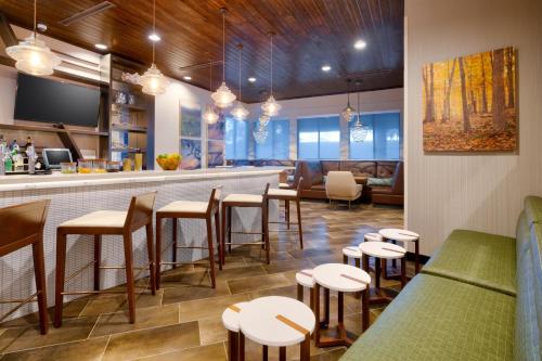 Fairfield Inn & Suites by Marriott Rockport - image 3