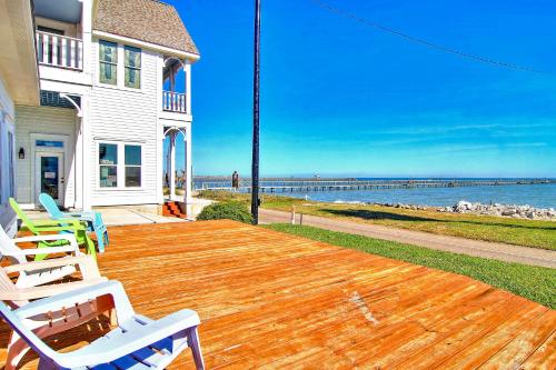 Historical Waterfront Cottage! Private 20 foot pier! Amazing water views - image 3