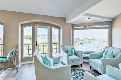 Gorgeous Waterfront Home Near Rockport Beach! - image 10