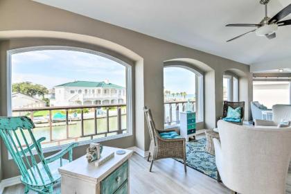 Gorgeous Waterfront Home Near Rockport Beach! - image 8